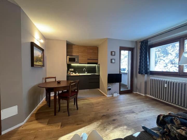 Appartement Raffinato Ed Accogliente Monolocale Di Montagna à Breuil-Cervinia Extérieur photo